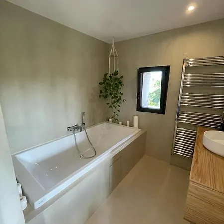 Villa Moderne Au Calme Avec Piscine Privée Pour 6 Personnes *
