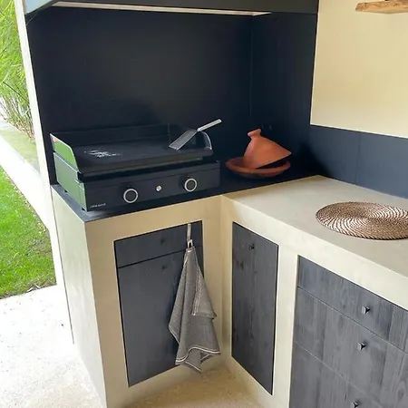 Moderne Au Calme Avec Piscine Privée Pour 6 Personnes Brignon